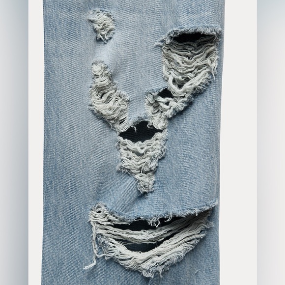 NWT ZARA BACK RIPPED TRF MID-RISE BAGGY JEANS Sz 6 - Picture 3 of 14